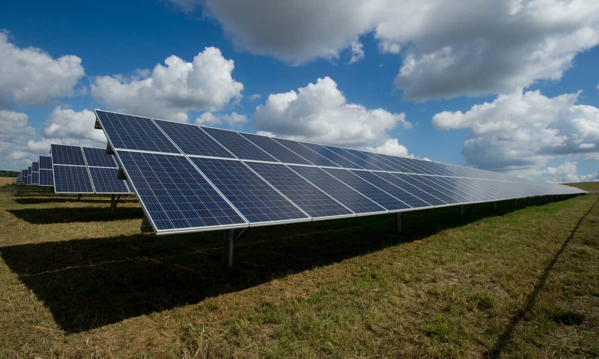 Meralco-invest-php18-billion-expand-renewable-energy