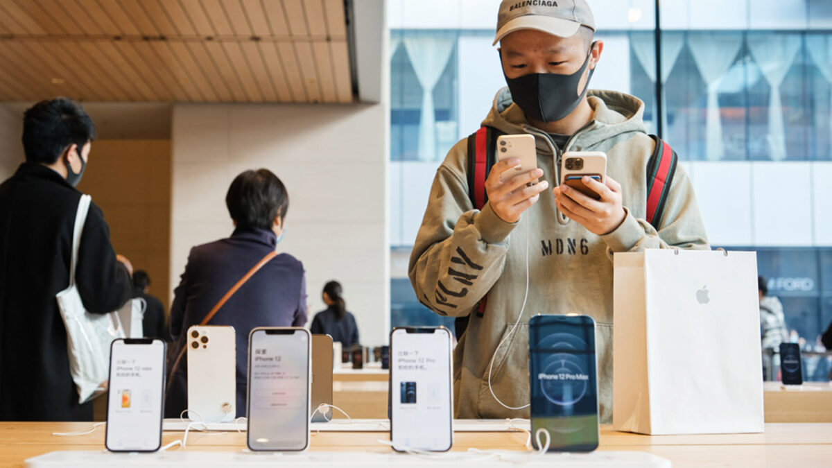 France-halts-iPhone-12-sales-radiation