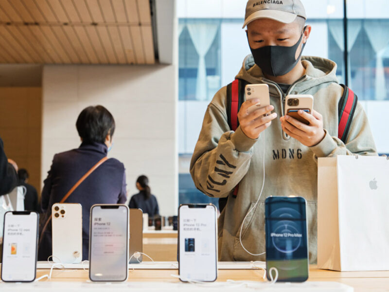 France-halts-iPhone-12-sales-radiation