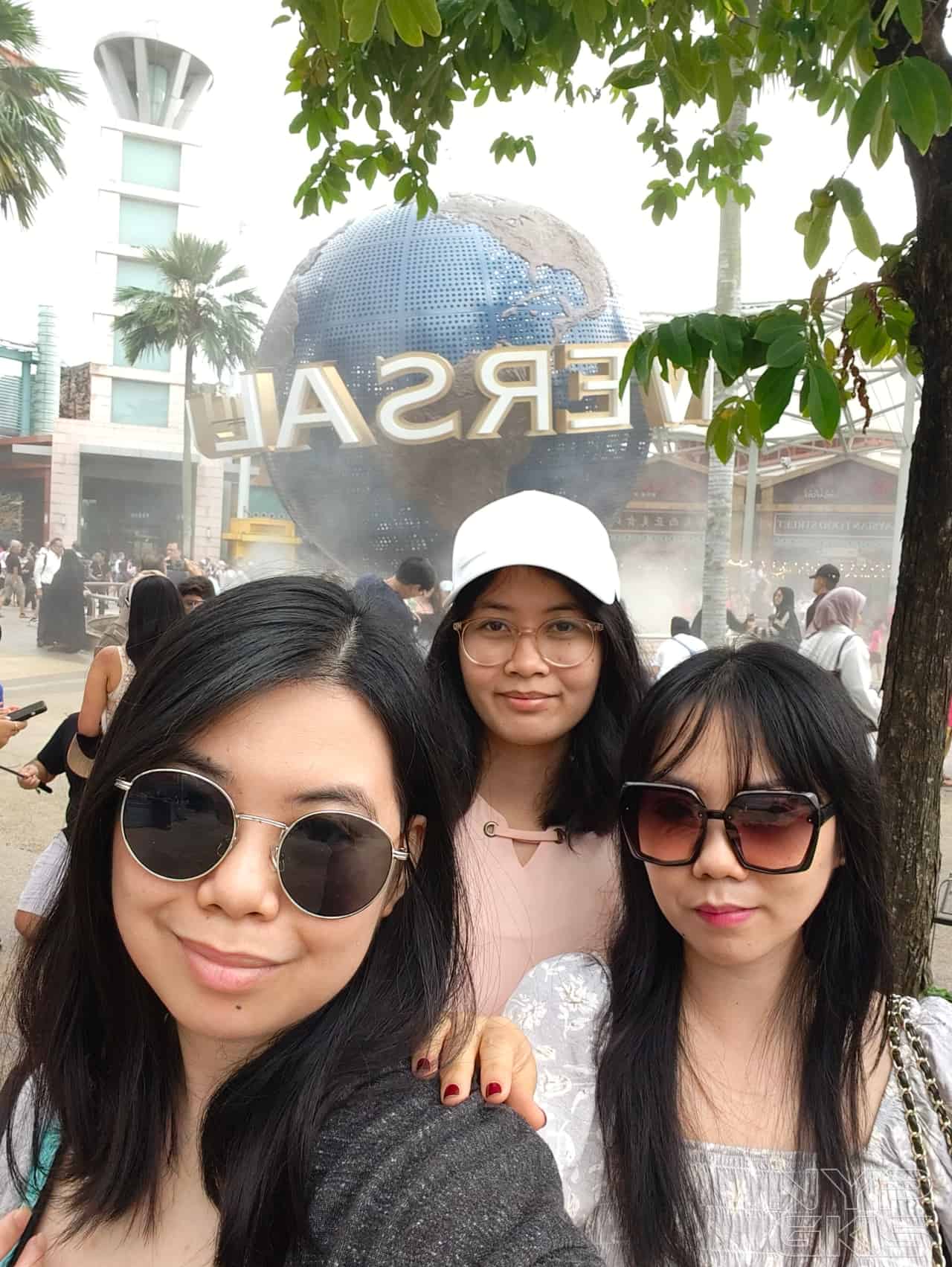 Group-Selfie-OPPO-Reno10-Series-5G