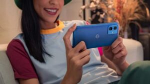 Motorola-Moto-G54