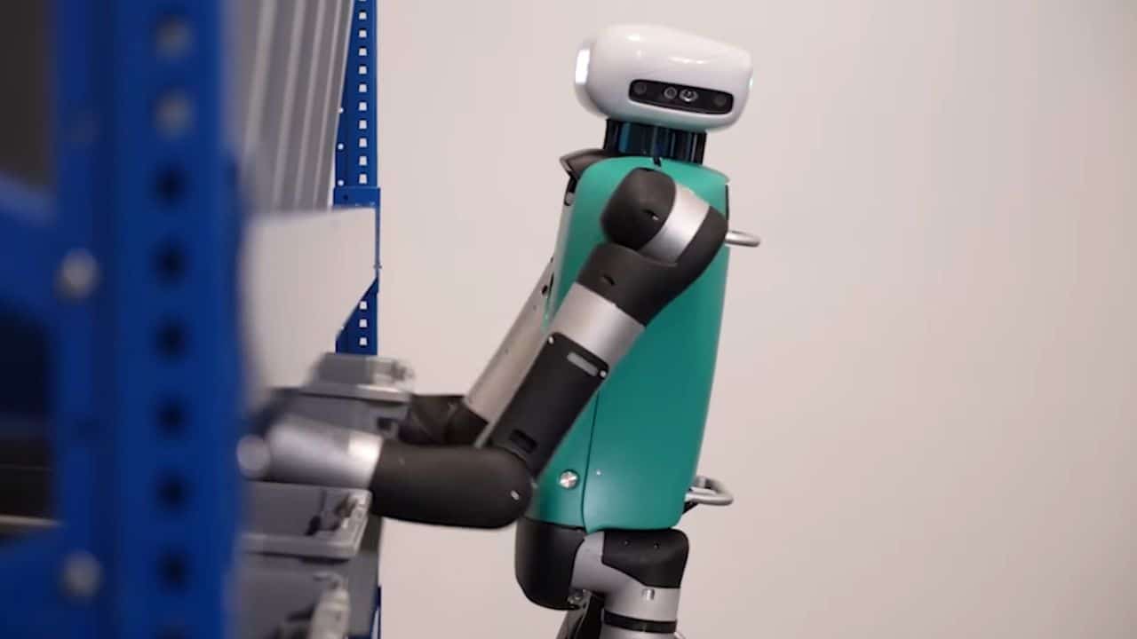 RoboFab-Humanoid-Robot-Factory