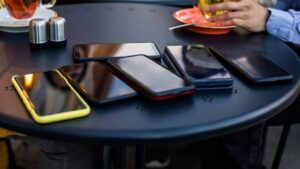 Smartphone-brands-exited-market