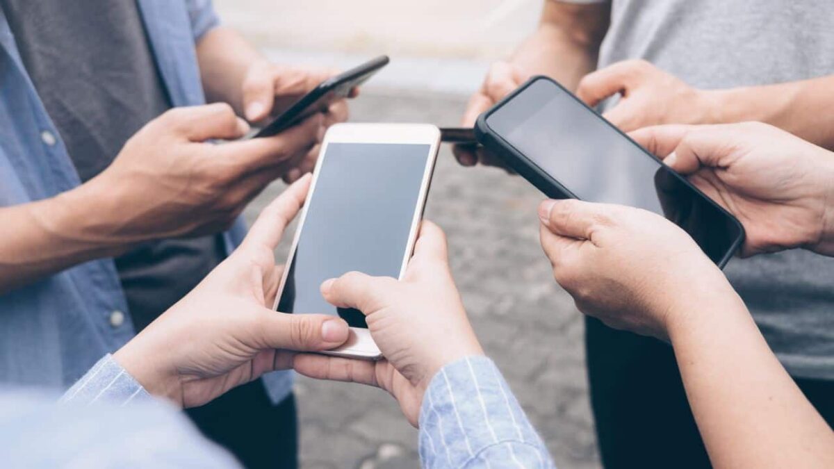 Mobile-devices-teens-parents-research