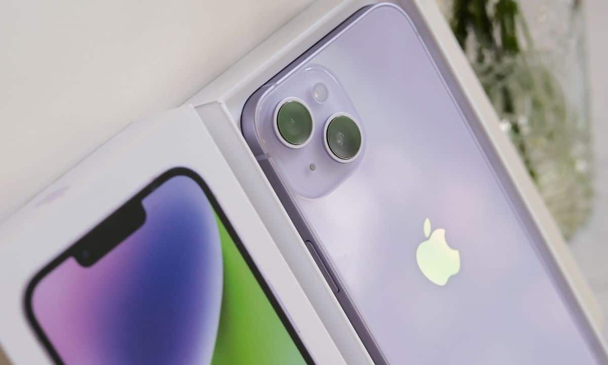 iPhone-14-best-selling-smartphone-Q2-2023