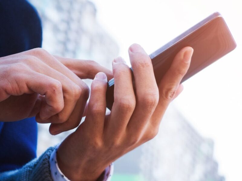 Using-Smartphone-21192