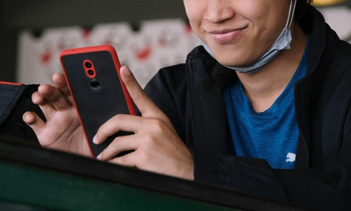 Filipinos-spend-most-time-watching-online-content