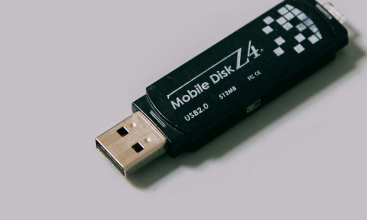 Modern-flash-drives-microSD-cards-sketchy-low-quality-components