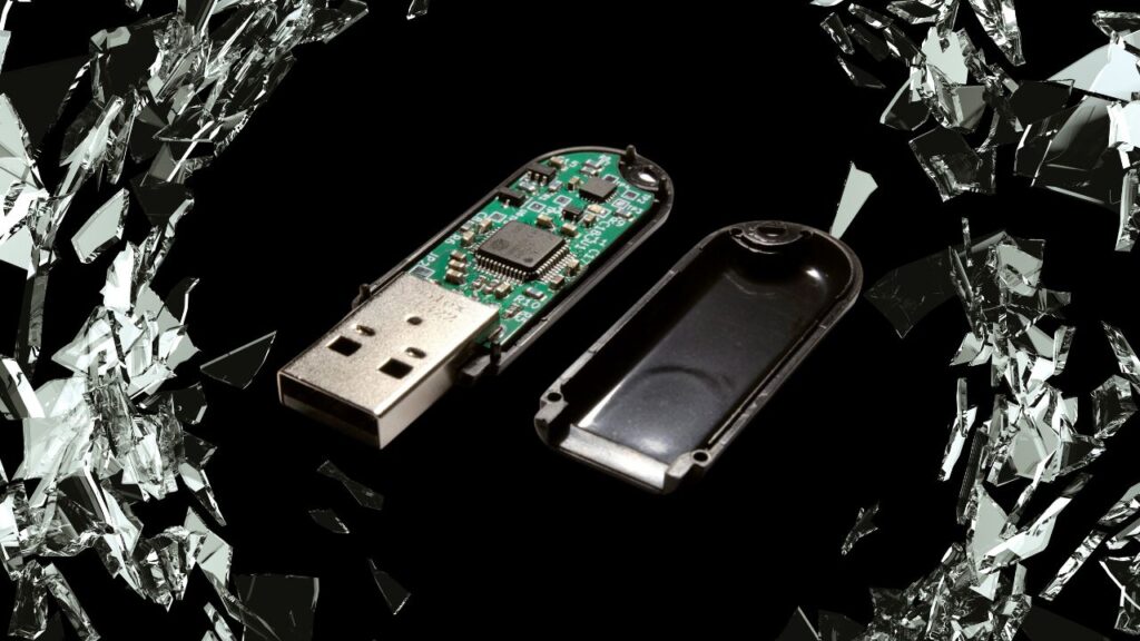 Usb Explodes USB flash drive can self-destruct by heating up to over 100°C | NoypiGeeks