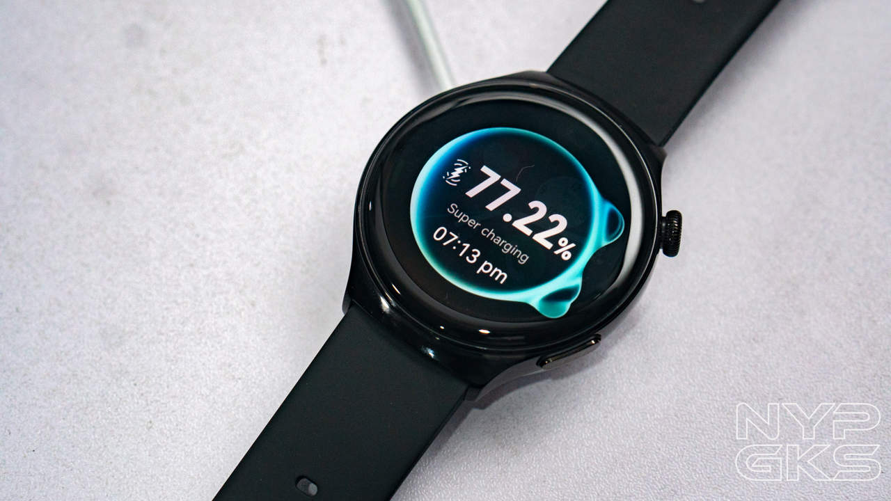 HUAWEI-Watch-4-charging