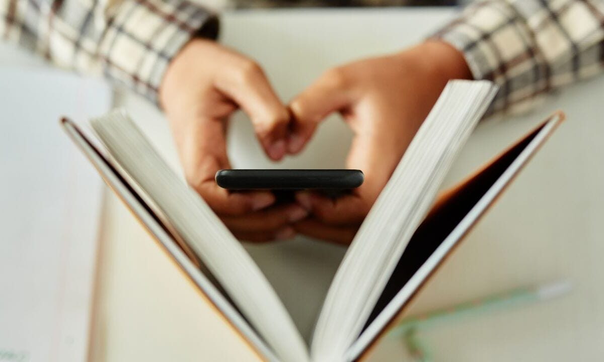 Gatchalian-eyes-ban-smartphones-schools