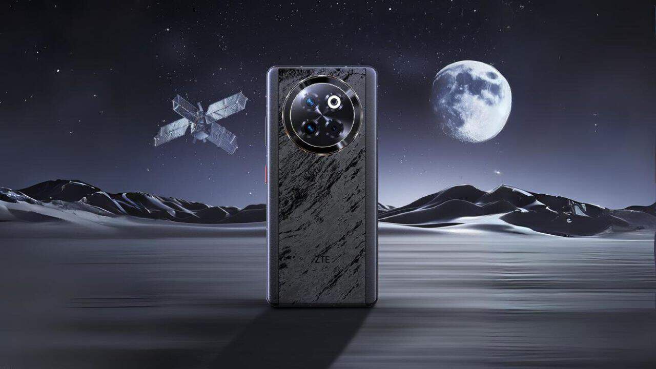 ZTE Axon 60 Ultra SD 8 gen 2, 120Hz OLED, dual satellite connectivity