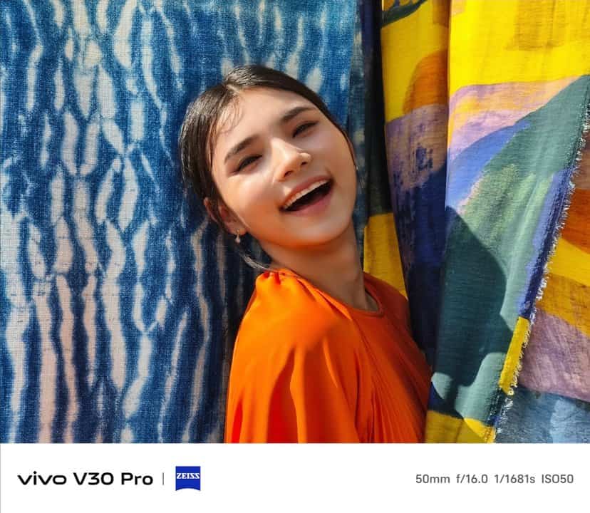 vivo-V30-Pro-Professional-Portrait-Camera