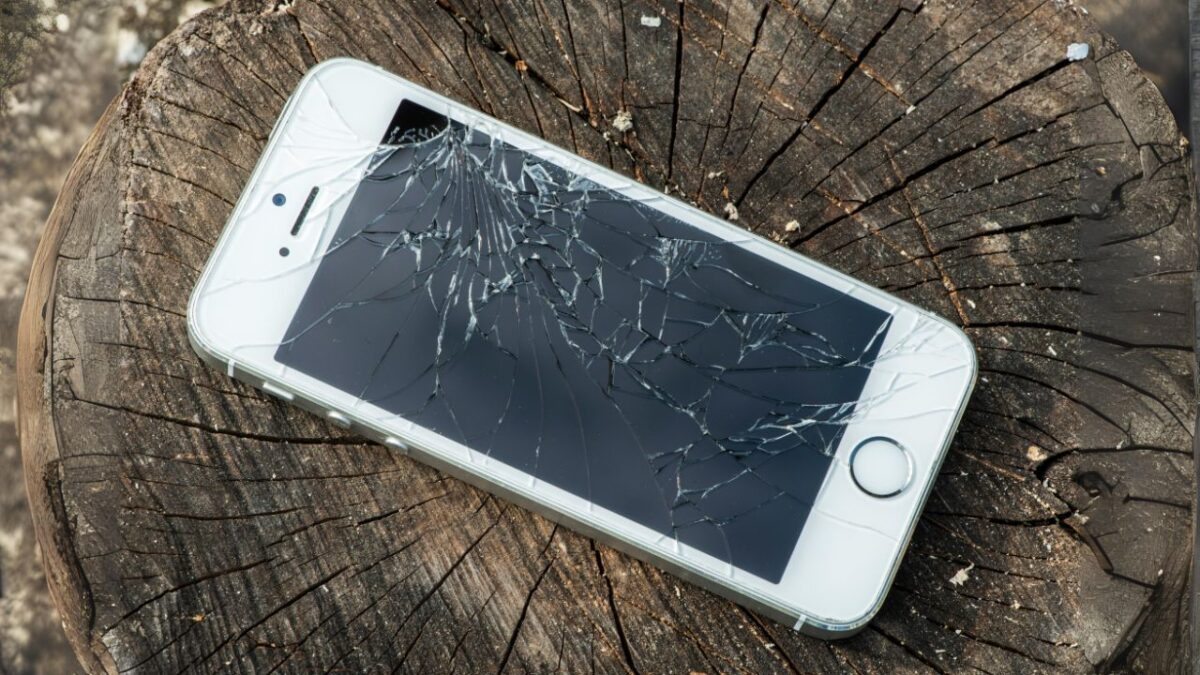 Broken-iPhone-576821