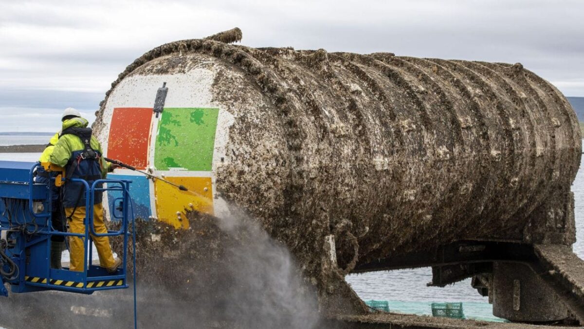 Microsoft-discontinues-underwater-data-center