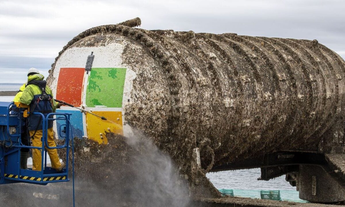Microsoft-discontinues-underwater-data-center