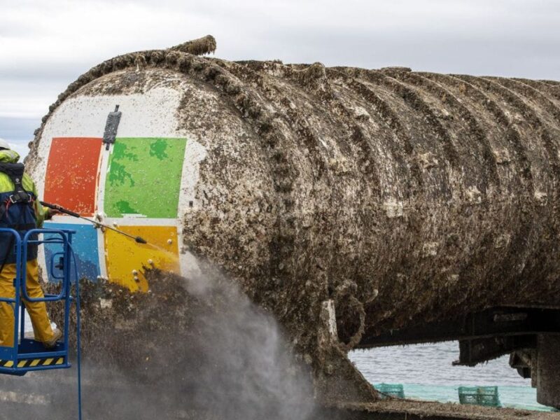 Microsoft-discontinues-underwater-data-center