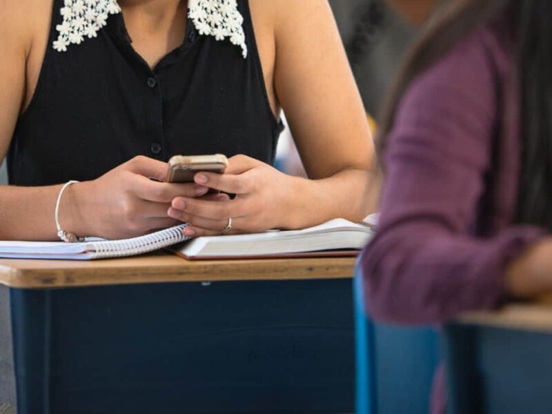 Senate-bill-ban-phones-class-hours-filed