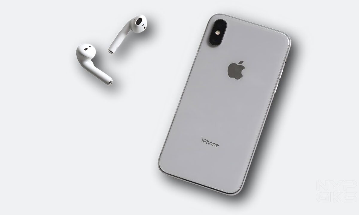 Apple-iPhone-X-AirPods-4772