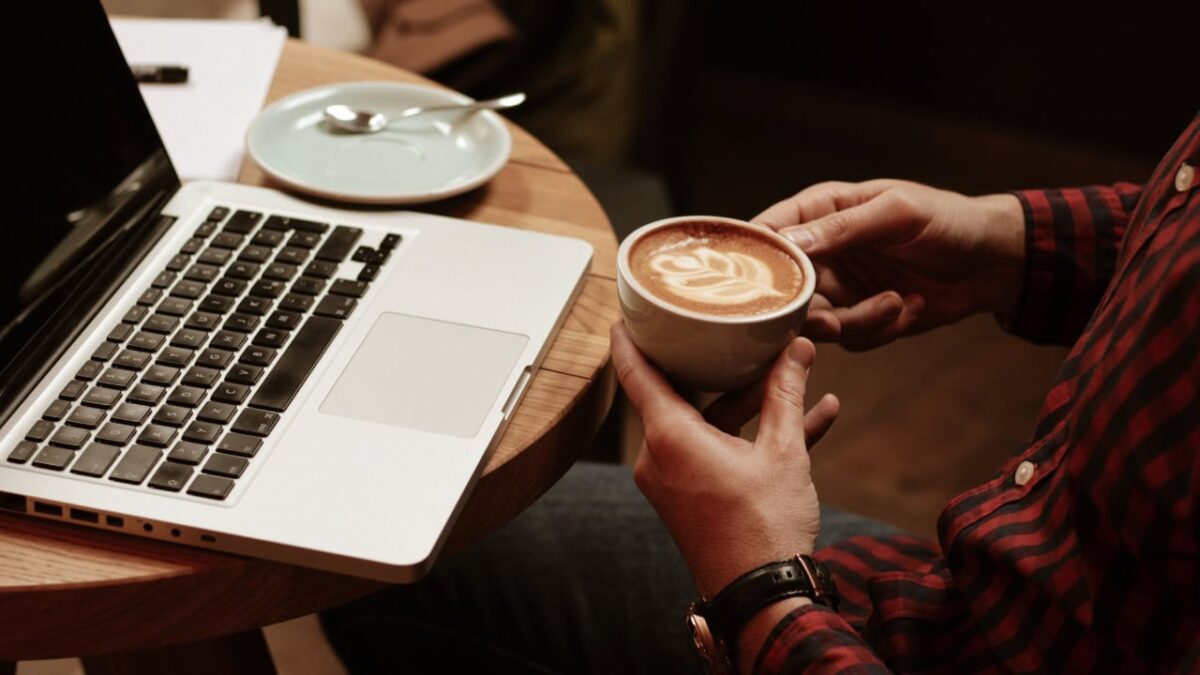 Remote-Work-Coffee-Shop
