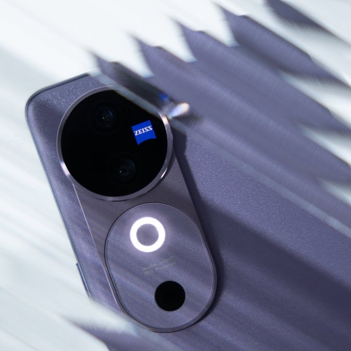 vivo-V40-5G-Cameras-ZEISS-2