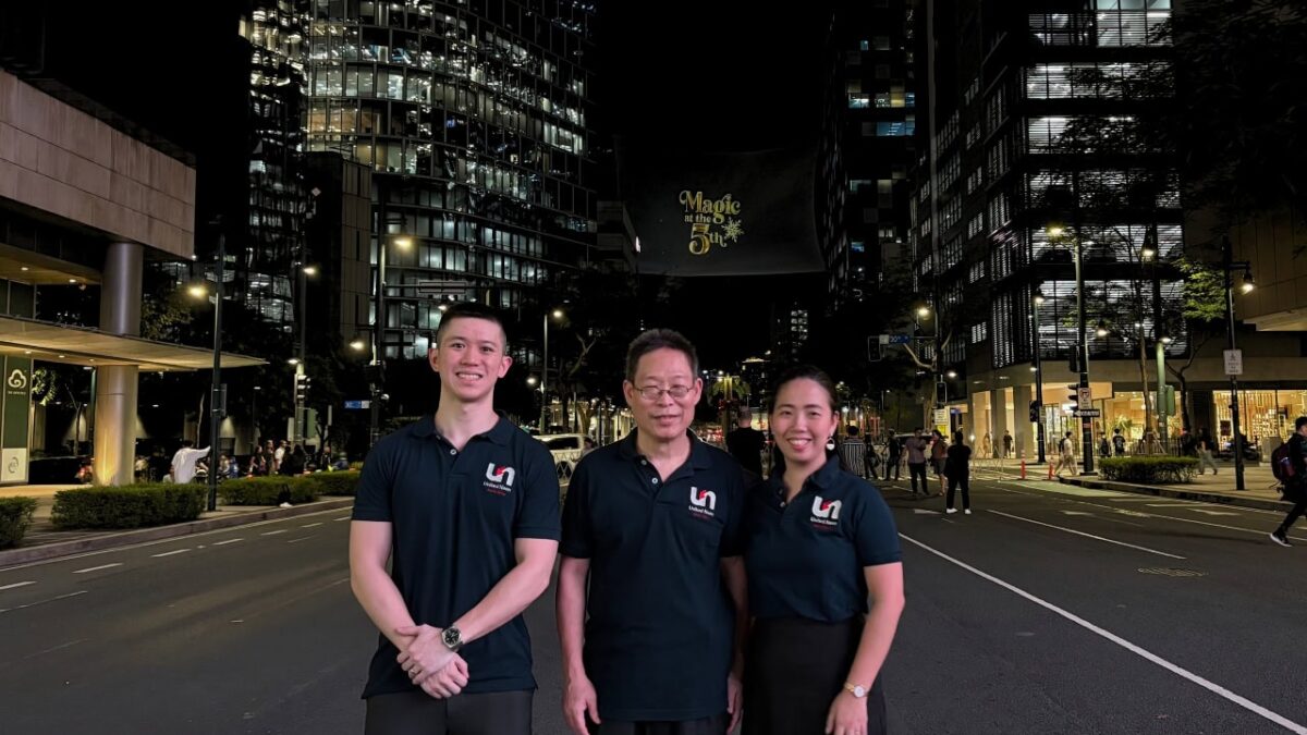 United-Neon-Sky-Projection-Magic-at-the-5th