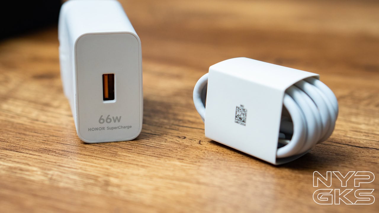 HONOR-Magic-V3-Charging