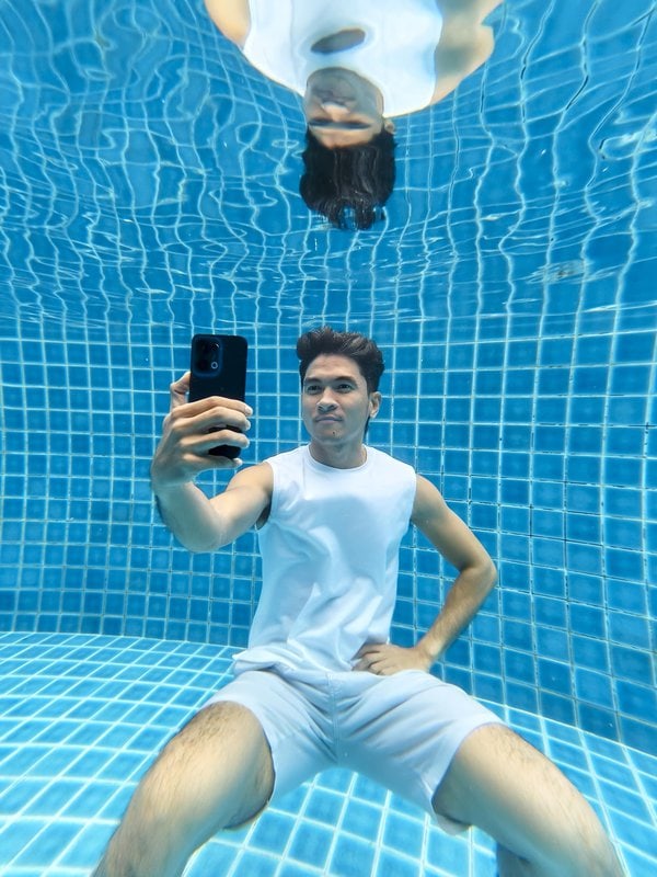 #ClearUnderwater-Shots-OPPO-Reno13-Series-5G (2)