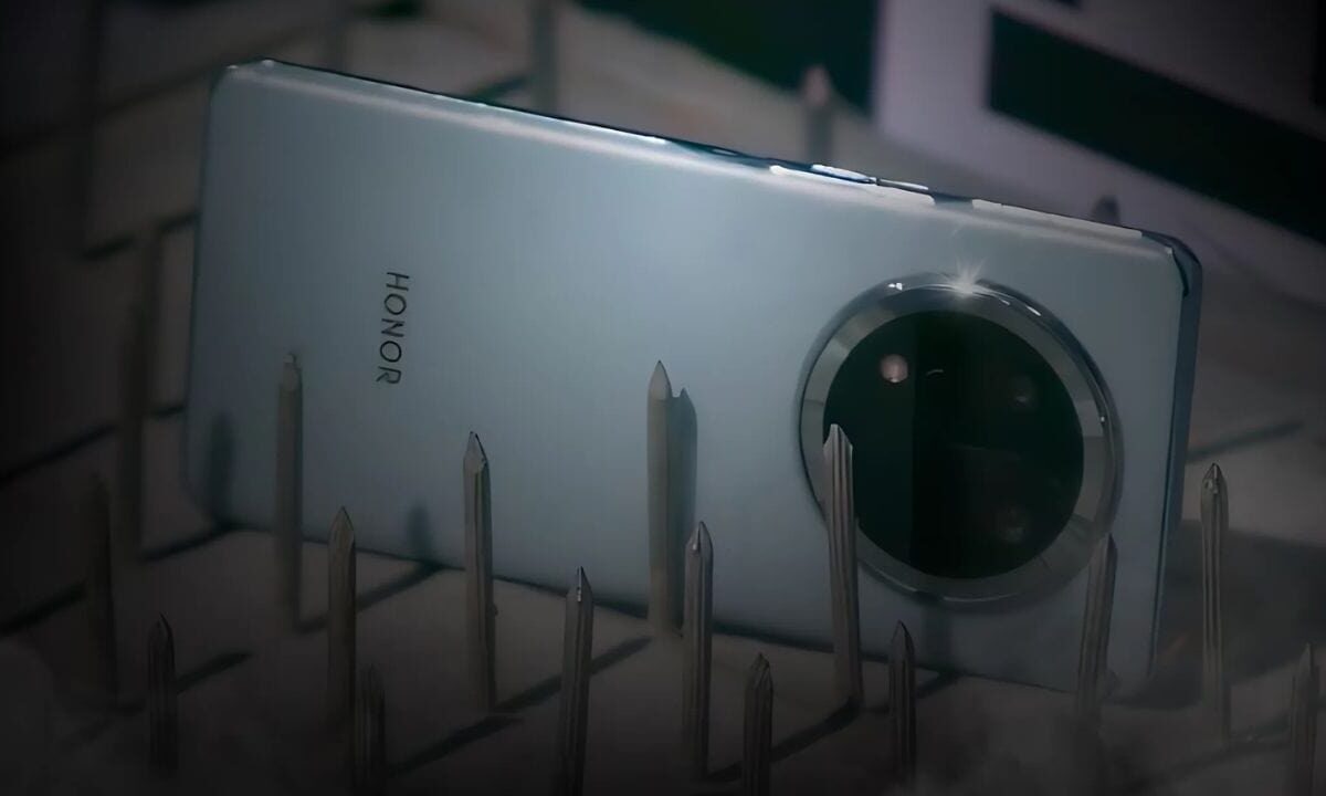 HONOR-X9c-5G-helicopter-drop-boiling-test