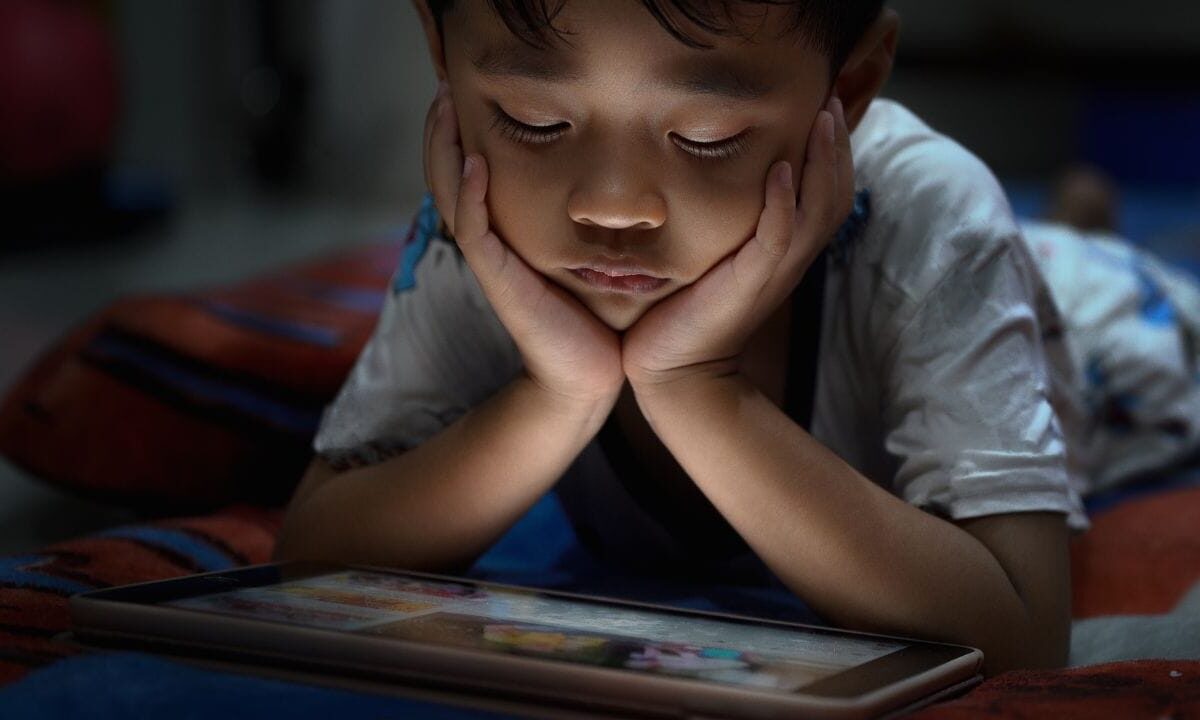 Indonesia-plans-age-limit-social-media-protect-children