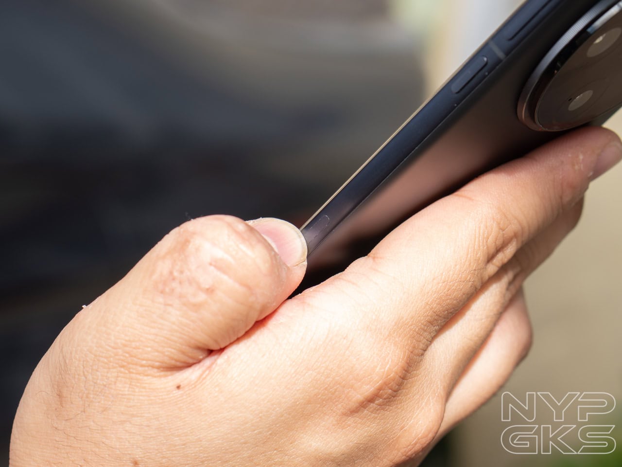 OPPO-Find-X8-Pro-Camera-Button