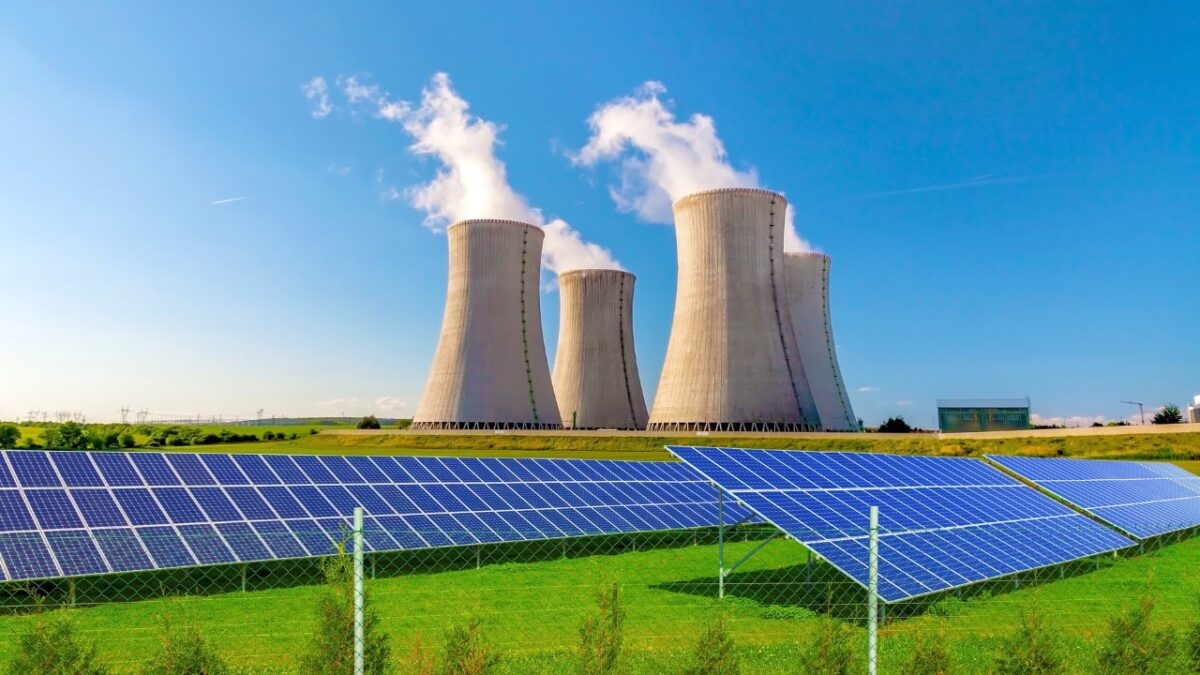 Solar-Panel-Nuclear-Reactor
