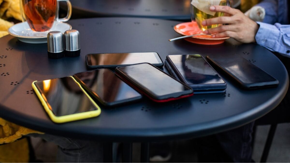 Smartphone-Stack-6785