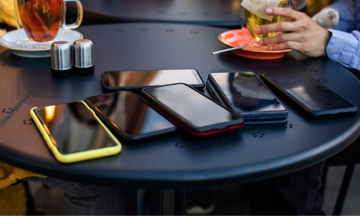 Smartphone-Stack-6785