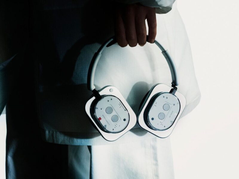 Nothing-Headphones-1-Specs-Features