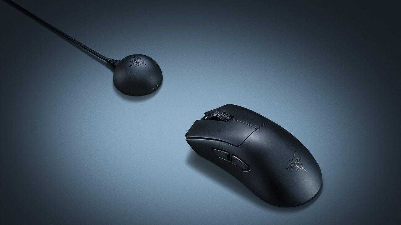 Razer-DeathAdder-V4-Pro-NoypiGeeks
