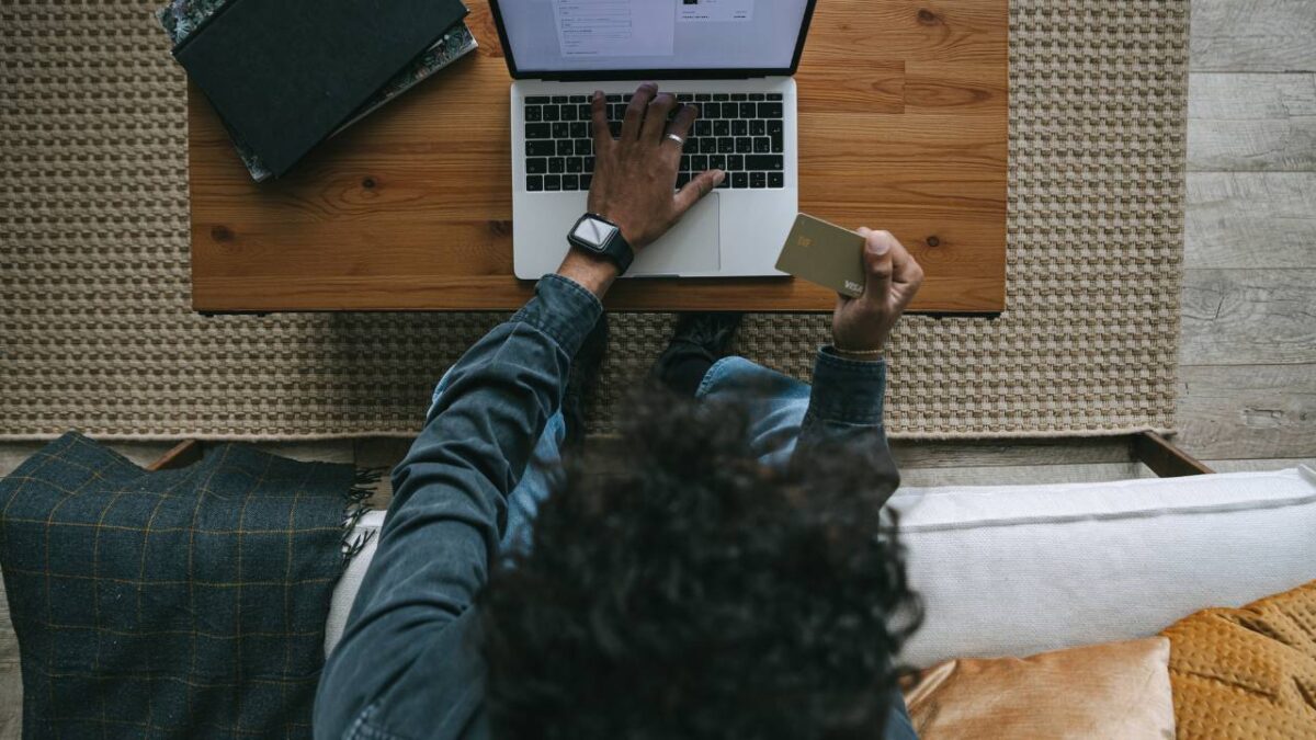 Online-AI-fraud