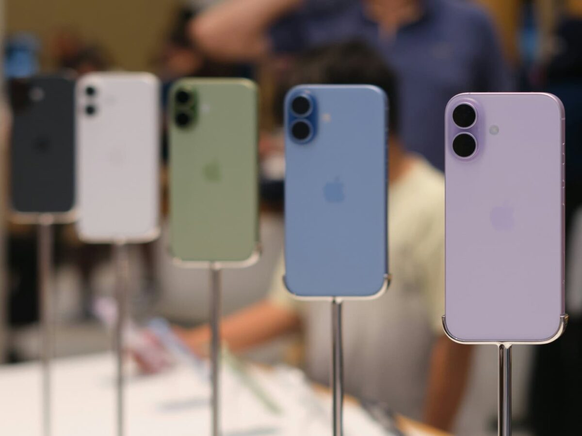 Apple-beats-all-Android-makers-Q4-2025-5991