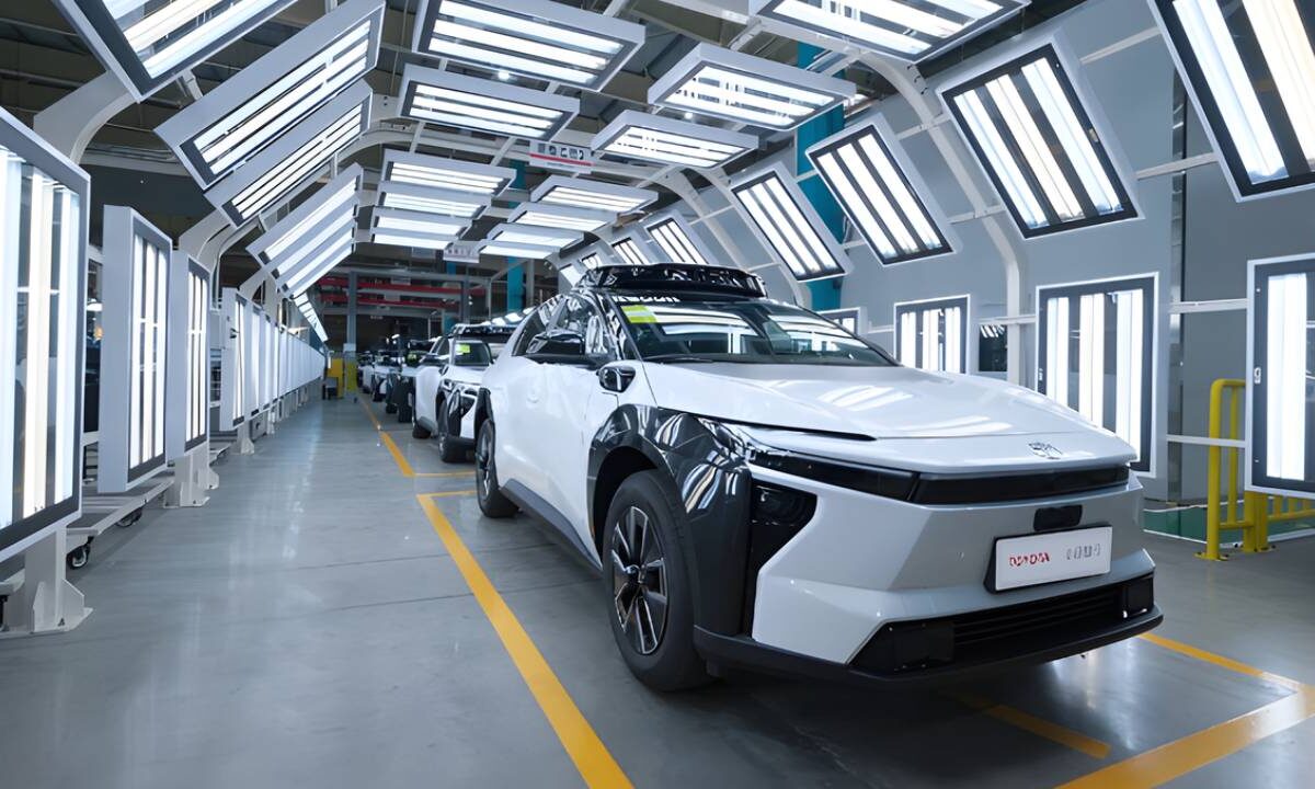 Pony.ai-Toyota-robotaxi-2