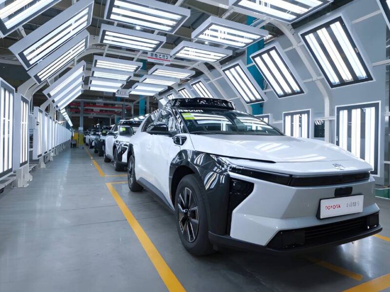 Pony.ai-Toyota-robotaxi-2