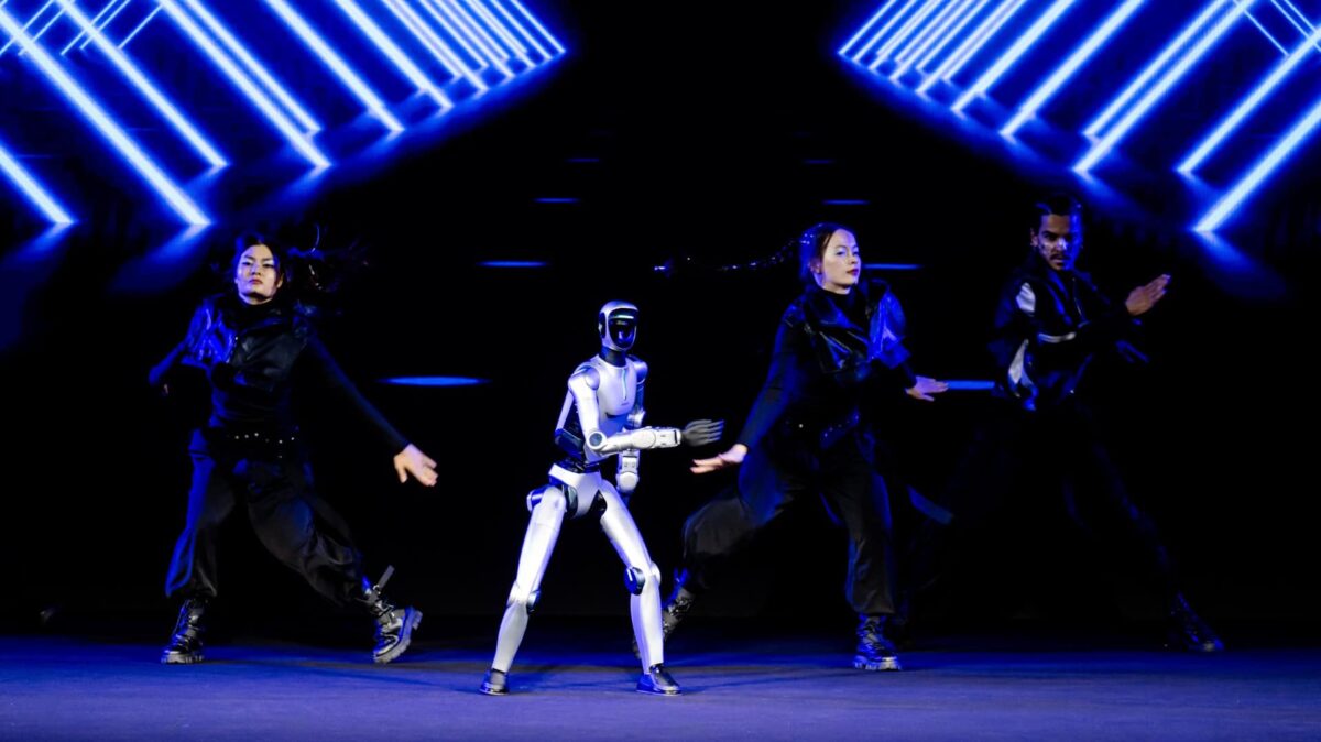 HONOR-Humanoid-Robot-5992