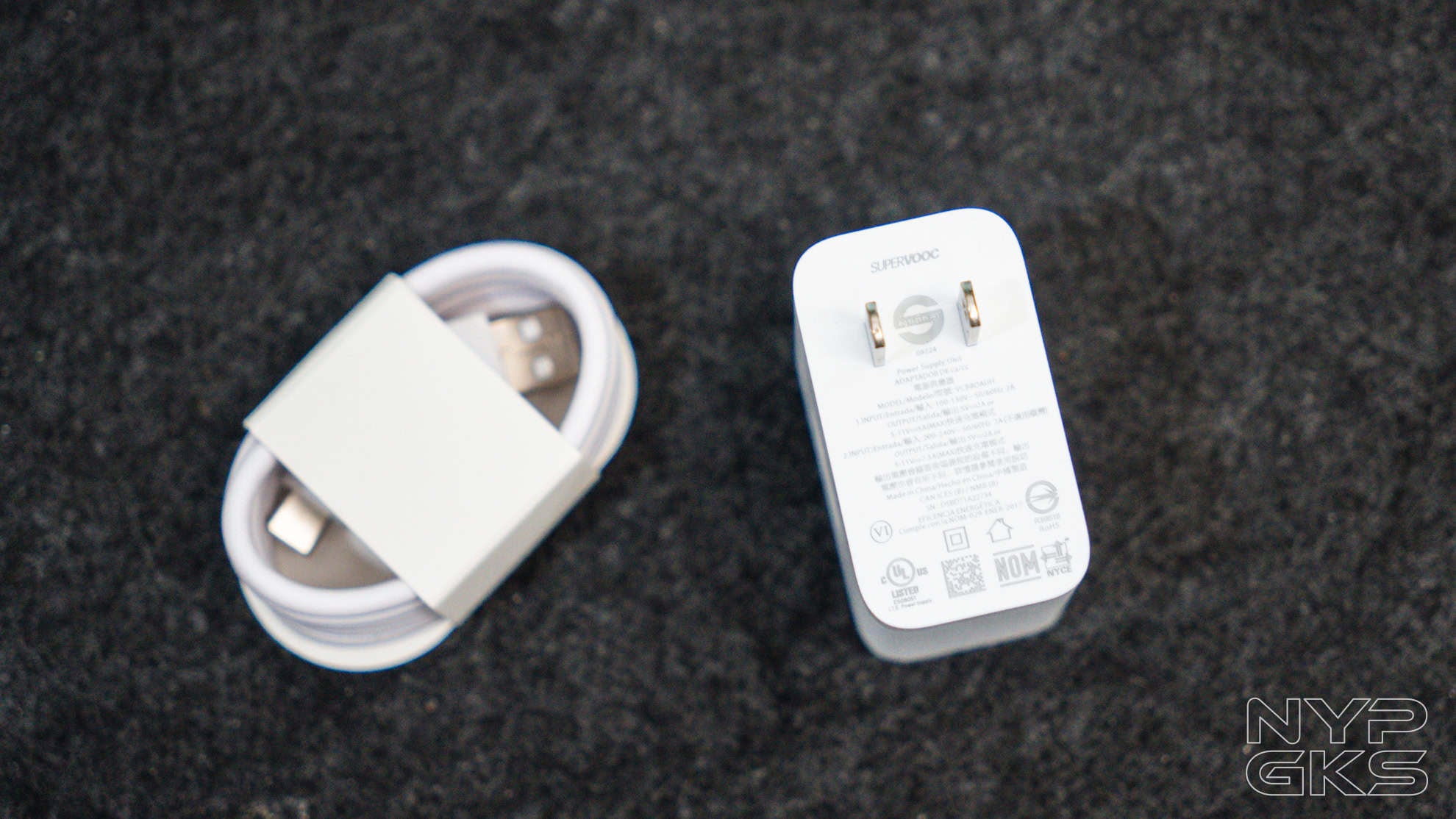 OPPO-Reno15-Pro-Charging