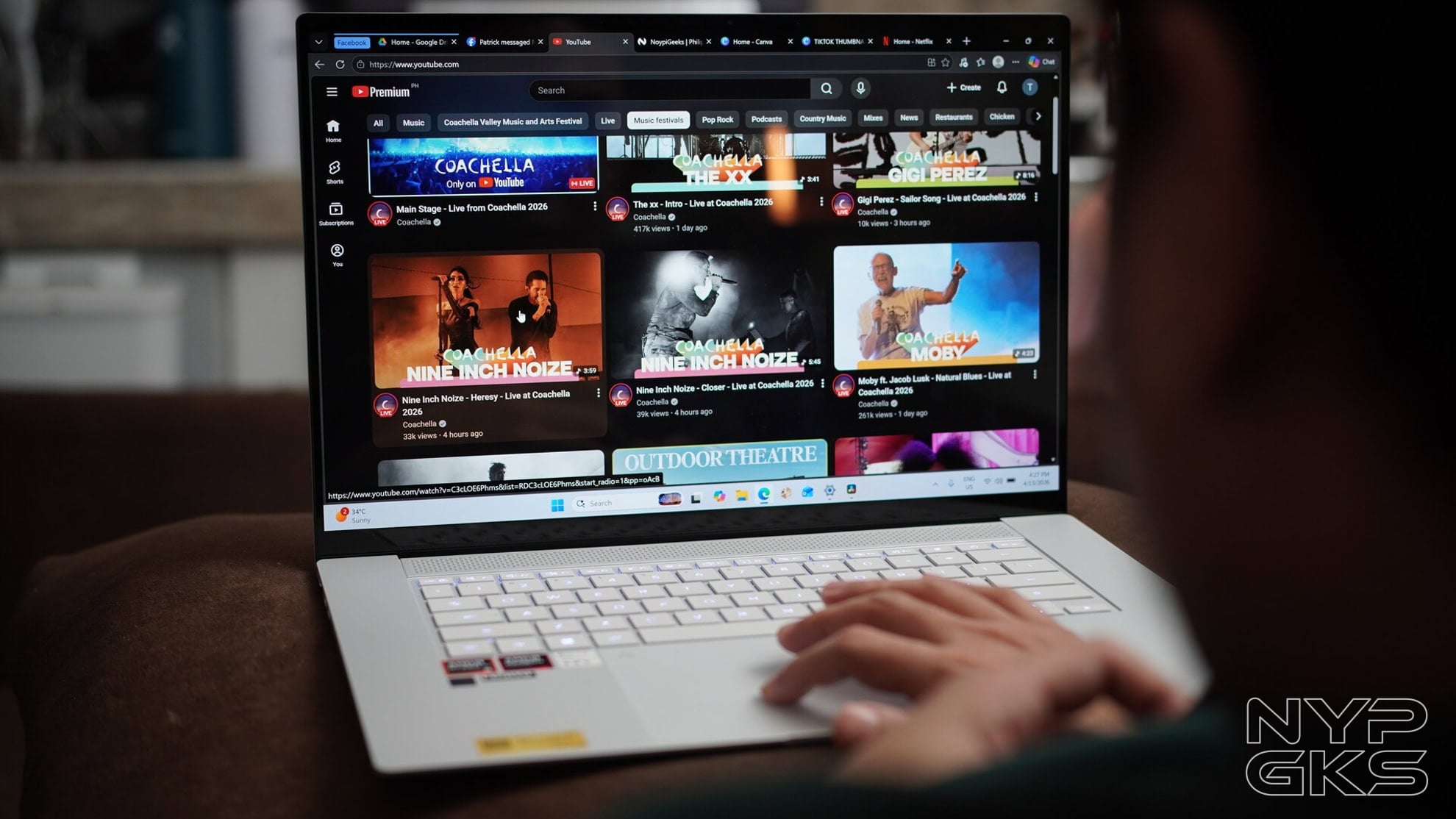 ASUS-Zenbook-S16-NoypiGeeks