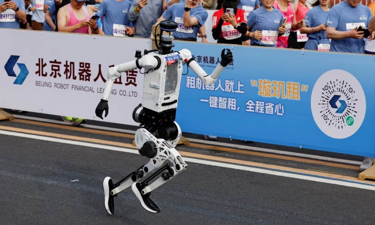 Humanoid-Robot-Half-Marathon
