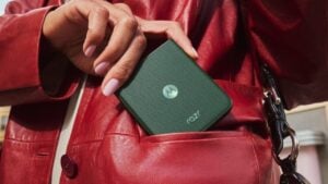 Motorola Razr 70 Plus: Snapdragon 8s Gen 3 CPU, Foldable LTPO display, dual 50MP cameras