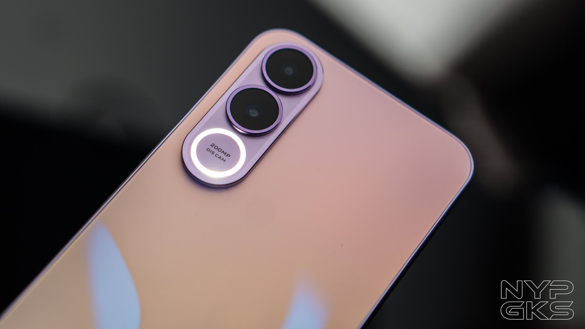 vivo-V70-FE-Aura-Light