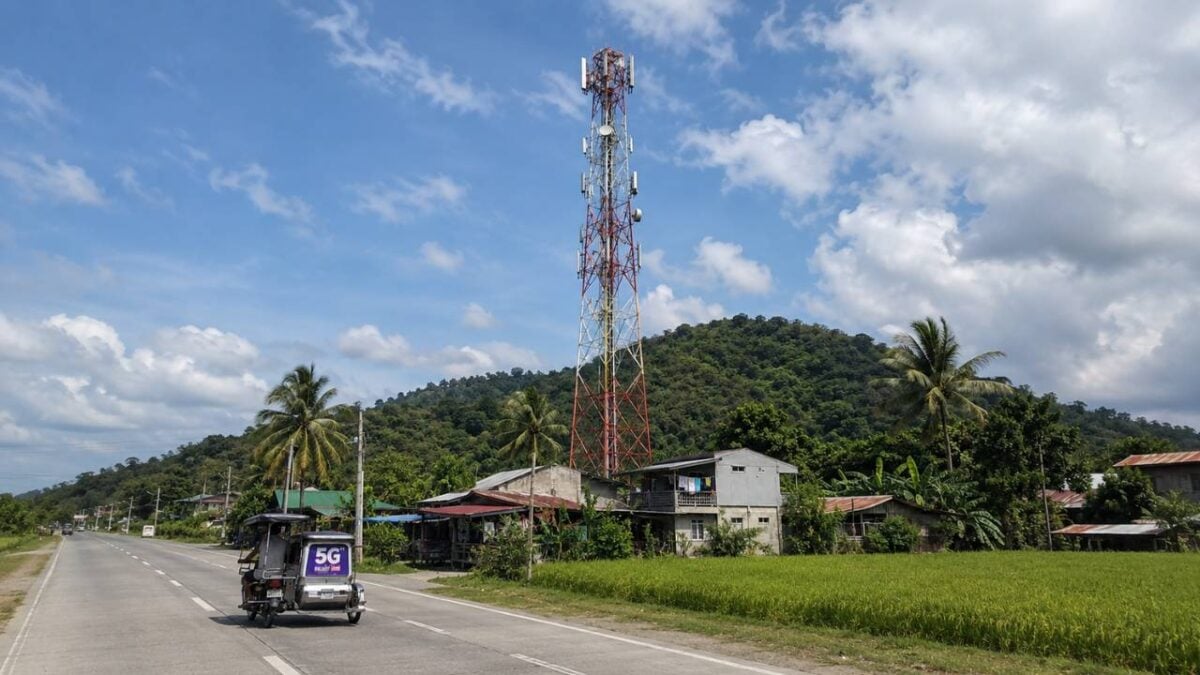 5G-cell-towers