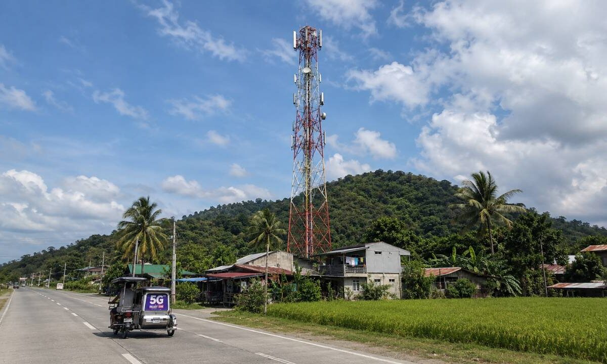 5G-cell-towers