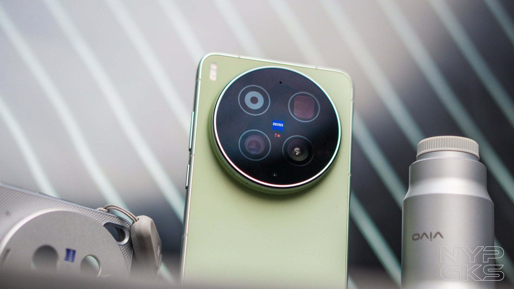 vivo-X300-Ultra-Cameras-ZEISS