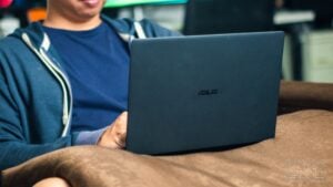 ASUS ExpertBook Ultra: Intel Core Ultra X7 CPU, 3K Tandem OLED, 9H Durability